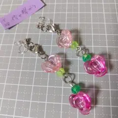 イ28　倖せ繋がり　春色ノンホールピアス