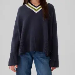 sale1990 ⇊ 【130】 ギャップキッズ Vネックセーター ニット
