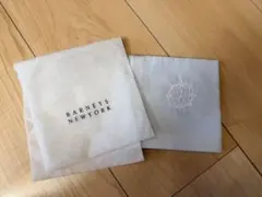 BARNEYS NEW YORK 刺繍入りハンカチのサムネイル