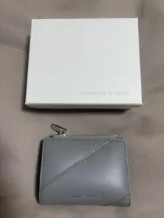CHARLES & KEITH グレー 二つ折り財布