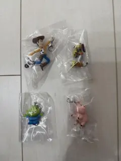 ゆらゆらつながるマスコット　トイストーリー　アンディのおもちゃ大集合