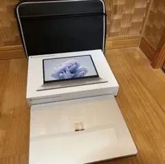 Microsoft Surface Laptop Go 3シルバー