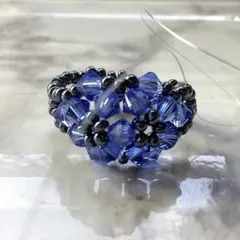 ハンドメイドビーズリング　ブルー　青　スワロフスキー
