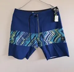 ボルコム（Volcom）メンズ　サーフパンツ　水着