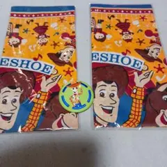 トイ・ストーリーウッディ　バンタナ2枚とバ刺繍缶バッチ