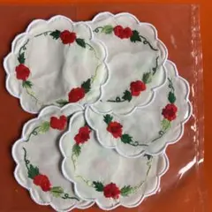 ５枚セットの刺繍入りコースター直径10センチです。