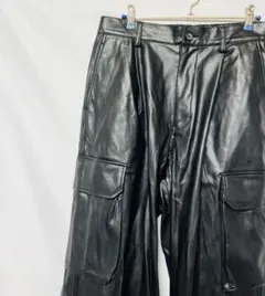 【美品】ADAM ET ROPE フェイクレザー ワイドカーゴパンツ L 黒のサムネイル