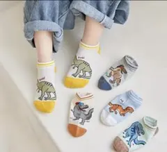 【新品未使用】　キッズ　靴下　恐竜　5セット　14〜16センチ