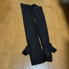 ブラック　親指付きアームカバー　新品未使用