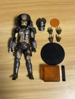 プレデター フィギュア 3体セット プレデター ネカ社 フィギュア 三体セット - メルカリ