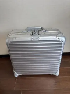 2026年最新】rimowaトパーズ2輪の人気アイテム - メルカリ
