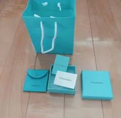 ティファニー空箱 ポーチ ショップ袋 カード 可愛すぎᐡ⸝⸝> ̫ <⸝⸝ᐡ♥