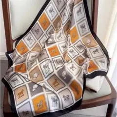 Sー6❤️スカーフ❤️正方形❤️首元華やか❤️大人カラー