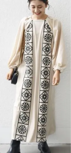 bon_meur:ベロアカットワーク ワンピース　花柄　刺繍　レトロワンピース