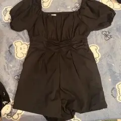 黒いパフスリーブオールインワン大きいサイズ