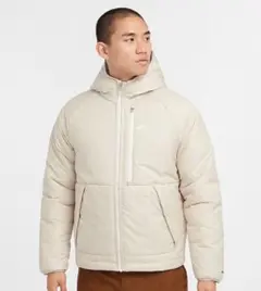 Nike Therma-FIT ダウンジャケット ベージュ