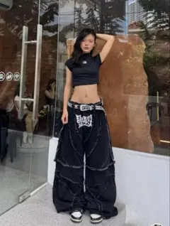 刺繍入りブラックワイドパンツ