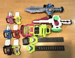 【値下げしました】仮面ライダー エグゼイド　ゲーマードライバー他　ガシャット5個
