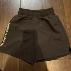 UNDER ARMOUR YS/130 ブラック ハーフパンツ　小さめ