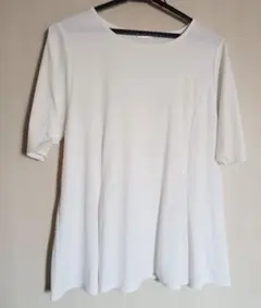 GLACIER lusso タック入りAラインカットソー オフホワイト