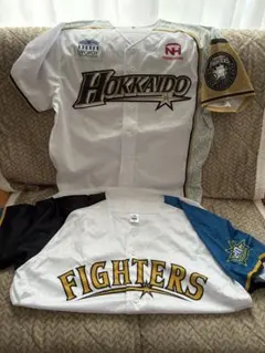 ファイターズ来場者プレゼントユニフォーム２枚セット