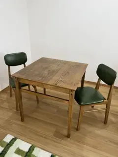 木製ブラウンダイニングテーブルとグリーン椅子2脚セット