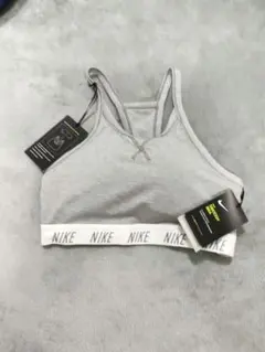 NIKE ナイキ スムースブラ smoothBRA Mサイズ 新品 スポーツブラのサムネイル