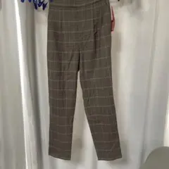 ウツクシルエットパンツ