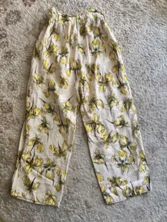 ⭐︎ごはんさん専用　flower 花柄パンツのサムネイル