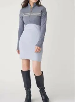 一度使用　細見えハイネックジッパー付きニットワンピース