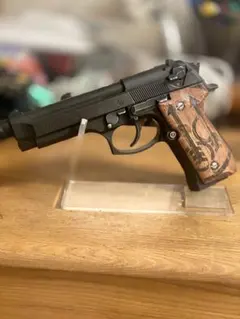 ウエスタンアームズ ぬBeretta 92FS 木製グリップ カスタム - メルカリ