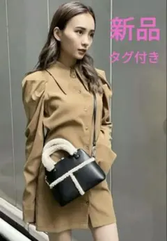 エモダ　ビックカラーシャツワンピース(F)キャメル 長袖　パワショル　韓国