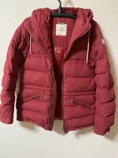 MONCLER 赤 ダウンジャケット フード付き