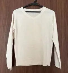GU ソフトリッチVネックセーター　Sサイズ　白