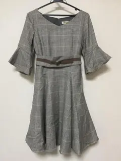 アプワイザーリッシェ　フレア袖チェックワンピース　Ｓサイズ