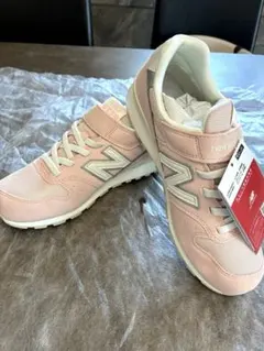 ❣️ニューバランス　24cm ピンク　スニーカー　運動靴