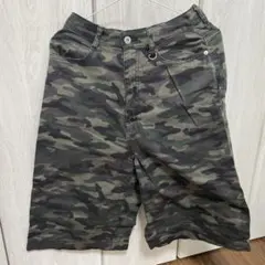 迷彩柄ハーフパンツ