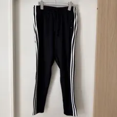 adidas サイドボタン付き トレーニングパンツ 黒