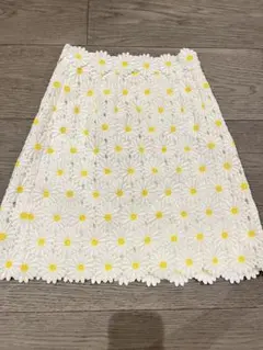 DOLCE&GABBANA デイジー刺繍 タイトスカート ホワイト 36のサムネイル