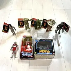 バンダイ　ウルトラ怪獣シリーズ　2000年・2004年　タグ付き