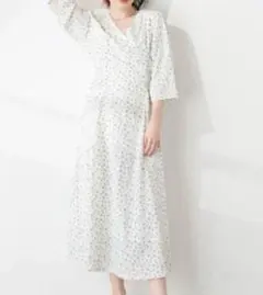 natural couture web限定レトロ小花ワンピース
