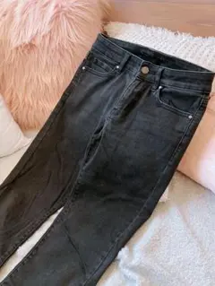 UNIQLO ブラックストレッチパンツ 切りっぱなし レギンスデニム 黒