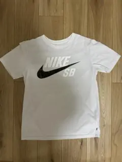 NIKE Tシャツ