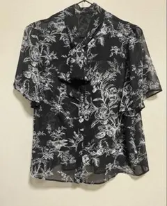 極美品 ダイアグラム グレースコンチネンタル 花柄ブラウス Vネック 黒