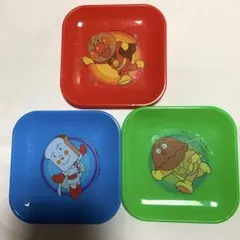 アンパンマン プラスチック　皿　おもちゃ　レトロ