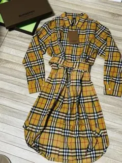 未使用級✨バーバリー 近年式 シルク スプリングコート ノバチェック