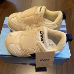 新品asics 13.5cm スニーカー ベージュ
