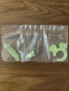 TWICE LOVELYS アクリルカラビナ マスコット　ジョンヨン　ガチャ