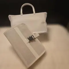 美品　無印良品 EVAスパポーチ& 吊るせるケースセット ホワイトのサムネイル