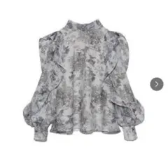 ボリュームシフォンフリルブラウス